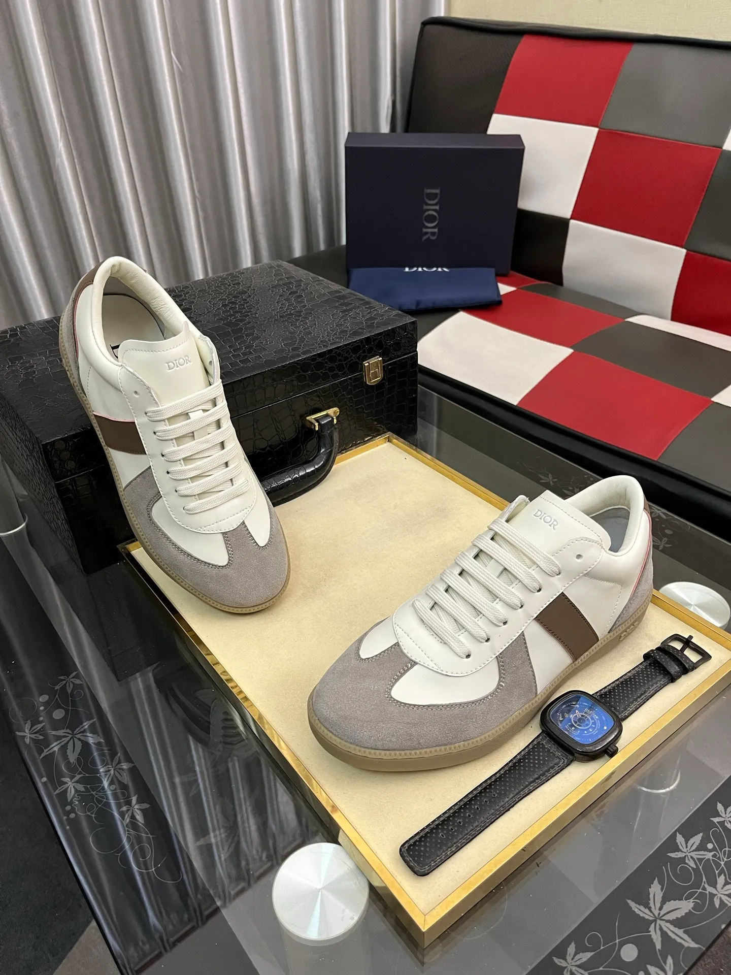 Men's shoes💰380⌚️⌚️[Dior] Dior's new men's genuine leather casual shoes, the highest version on the market, any comparison is welcome🆚! The original leather has excellent texture and is super high-end! Fetal sheep net lining imported from Italy, removable pad! Luxurious materials and fine workmanship, highly recommended! Code number: 38-44
